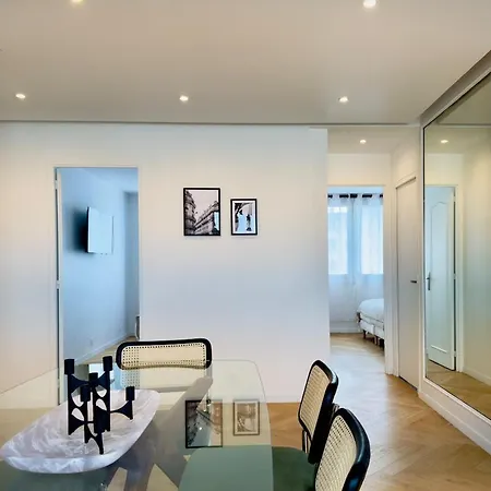 Apartment Cocoon 6p, Terrace With Eiffel Tower & Seine View Paris