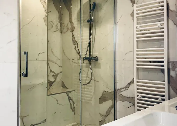 Apartment Cocoon 6p, Terrace With Eiffel Tower & Seine View