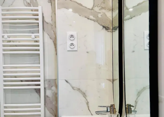 Cocoon 6p, Terrace With Eiffel Tower & Seine View * Paris