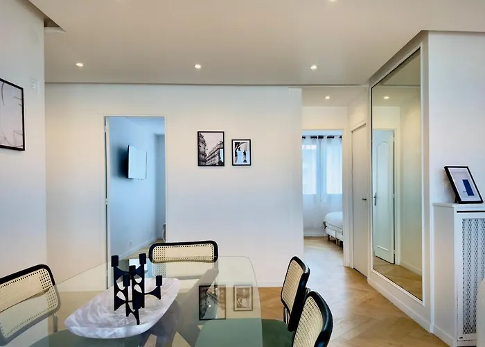 Apartment Cocoon 6p, Terrace With Eiffel Tower & Seine View Paris